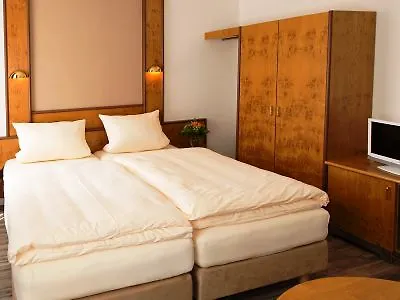Hotel Piazza ディンケルスビュール